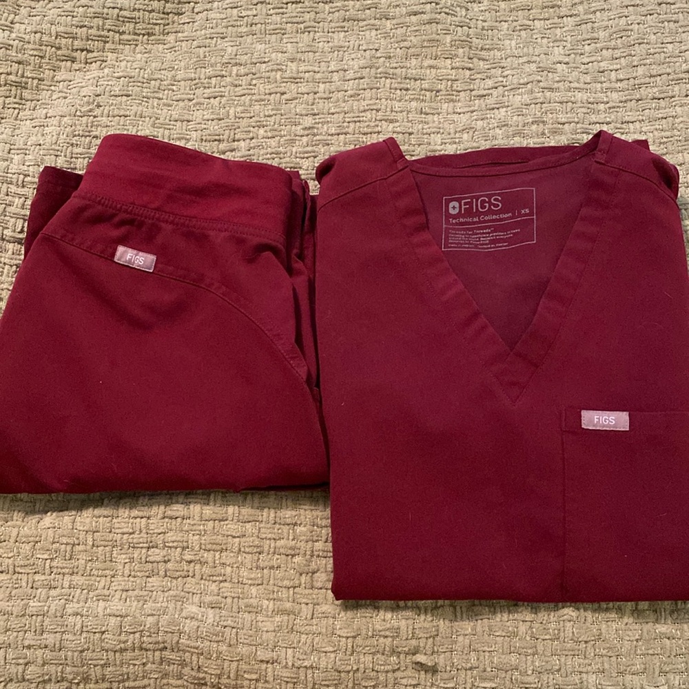 Burgundy Figs Scrubs (XS top, XXSP bottoms)